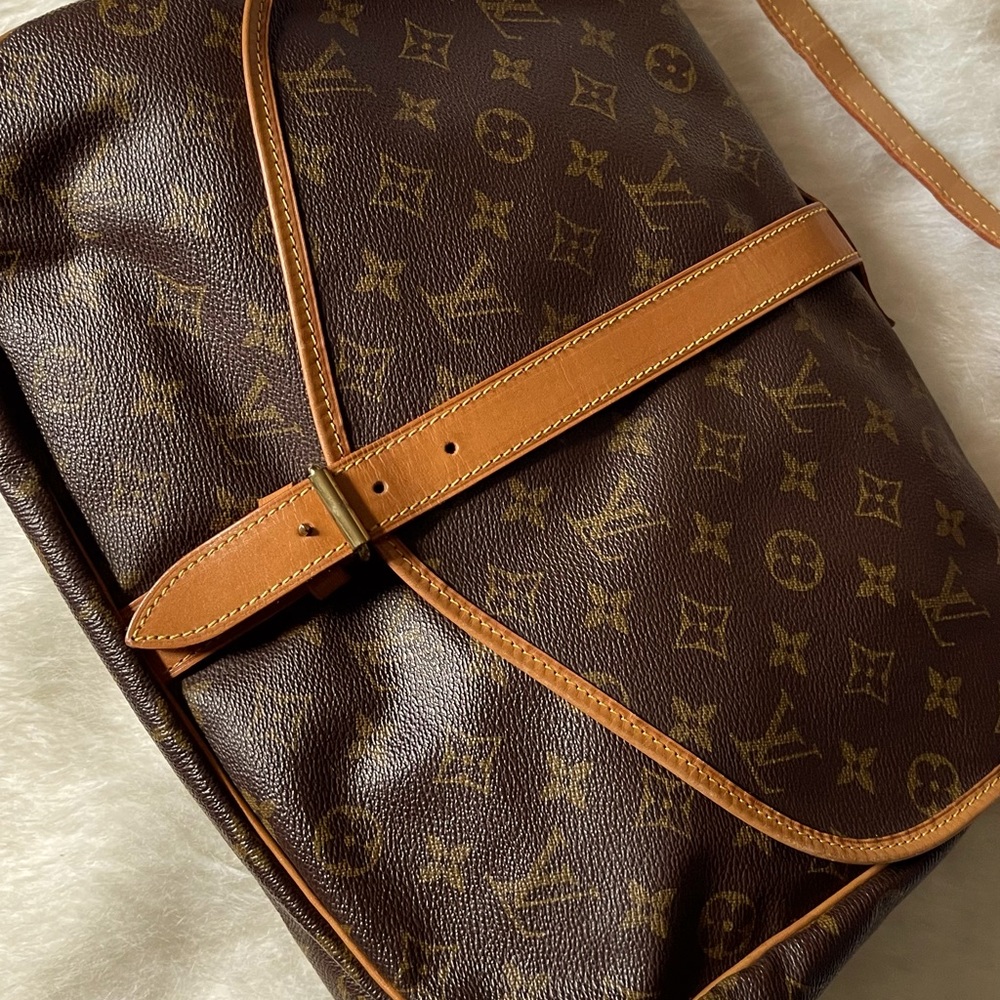 Louis Vuitton Saumur 35